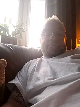 justenjoyingurcompany online show from January 9, 8:43 am