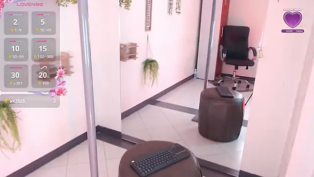 Chloe014  online show from March 13, 11:37 am