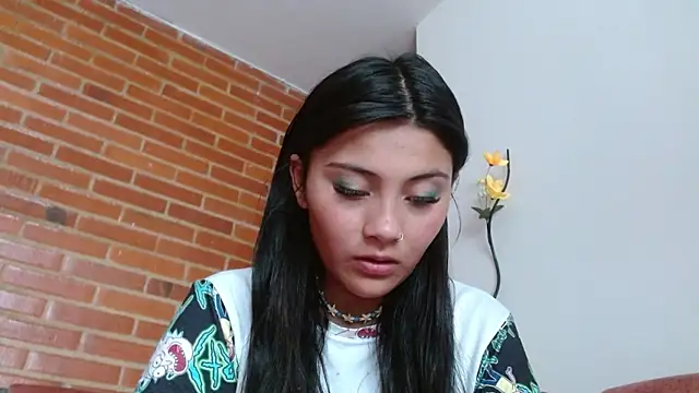 Snapshot of Lia_rouse04 chatting on June 9, 1:23 pm Lia rouse04 online show from June 9, 1:23 pm