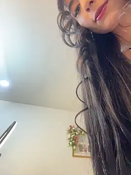 IvonneOwen online show from May 28, 3:25 am
