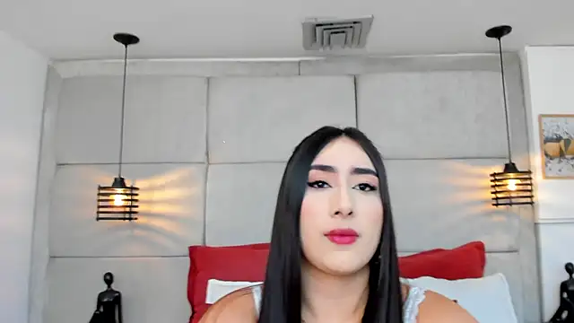 IvonneOwen online show from January 11, 8:05 pm