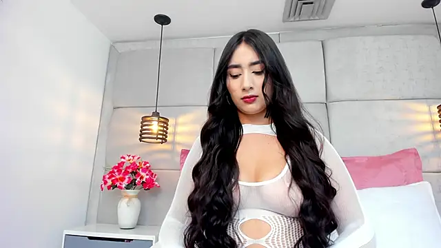 IvonneOwen online show from March 28, 3:40 am