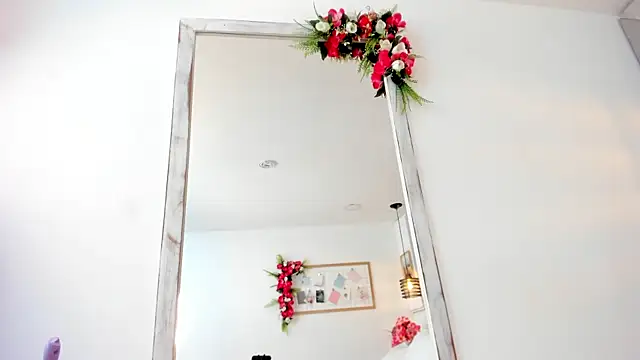 IvonneOwen online show from April 9, 3:19 am