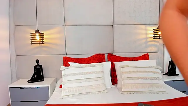 IvonneOwen online show from February 4, 3:34 am