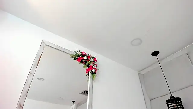 IvonneOwen online show from March 5, 3:47 am