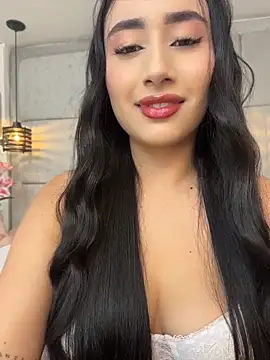 IvonneOwen online show from June 20, 11:21 pm