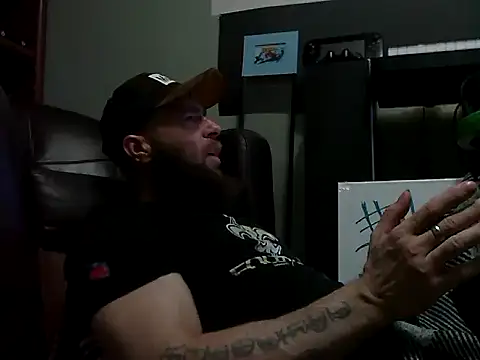 Snapshot of Numba1dad_ chatting on January 10, 3:46 am Numba1dad online show from January 10, 3:46 am