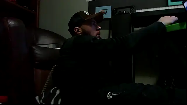 Snapshot of Numba1dad_ chatting on January 11, 2:18 am Numba1dad online show from January 11, 2:18 am