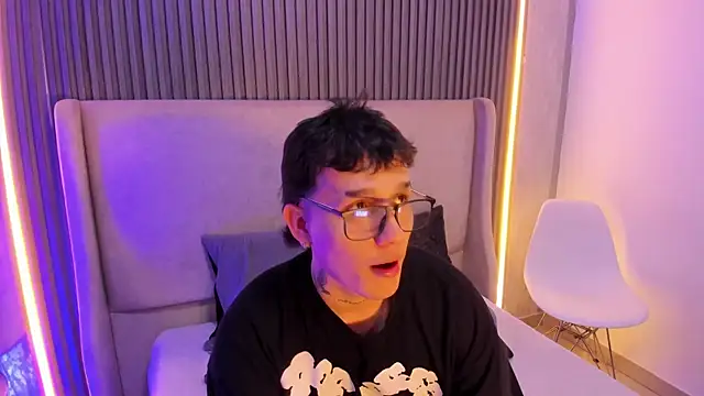 SamuParker online show from January 13, 3:43 am