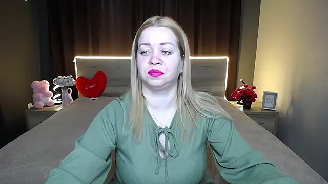 OliviaVerr online show from March 3, 1:18 pm