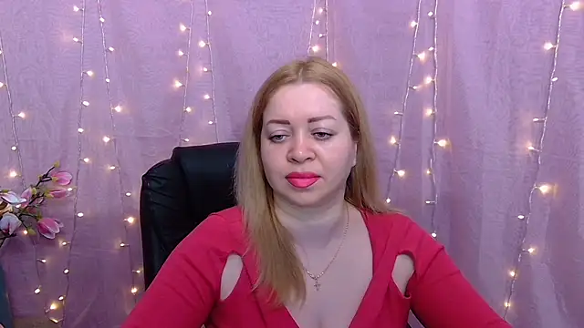 Snapshot of OliviaVerr chatting on February 24, 1:34 pm OliviaVerr online show from February 24, 1:34 pm