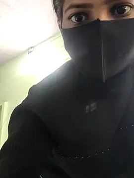 Snapshot of Cutie_doly chatting on January 10, 8:09 am Cutie doly online show from January 10, 8:09 am