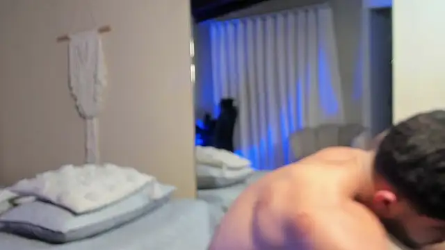 Snapshot of Thiago_moretti chatting on February 27, 11:04 pm Thiago moretti online show from February 27, 11:04 pm