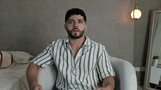 Snapshot of Thiago_moretti chatting on July 15, 11:23 pm Thiago moretti online show from July 15, 11:23 pm