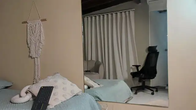 Snapshot of Thiago_moretti chatting on February 12, 2:39 pm Thiago moretti online show from February 12, 2:39 pm