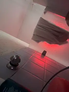 Snapshot of witchdub chatting on March 1, 4:07 pm witchdub online show from March 1, 4:07 pm