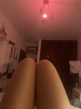 Snapshot of witchdub chatting on February 13, 1:27 am witchdub online show from February 13, 1:27 am