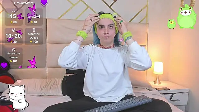 Snapshot of Kissa- chatting on January 12, 2:29 am Kissa- online show from January 12, 2:29 am