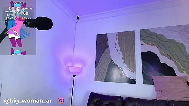 Snapshot of big_woman chatting on February 12, 3:06 am big woman online show from February 12, 3:06 am