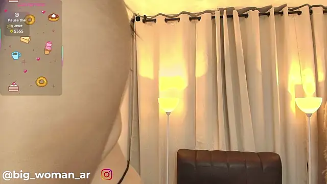 Snapshot of big_woman chatting on February 24, 3:07 am big woman online show from February 24, 3:07 am