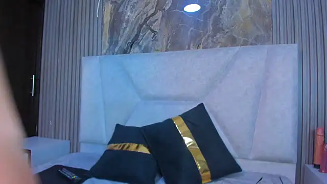 GraceAlexa12 online show from April 17, 4:21 pm