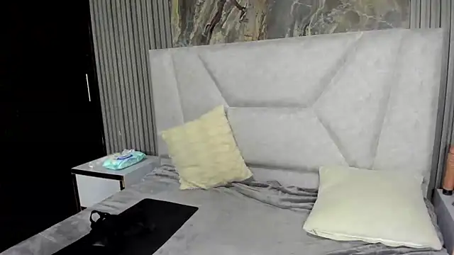 GraceAlexa12 online show from March 12, 2:54 pm