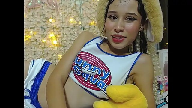 Cute-Cherry12 online show from March 17, 5:32 am