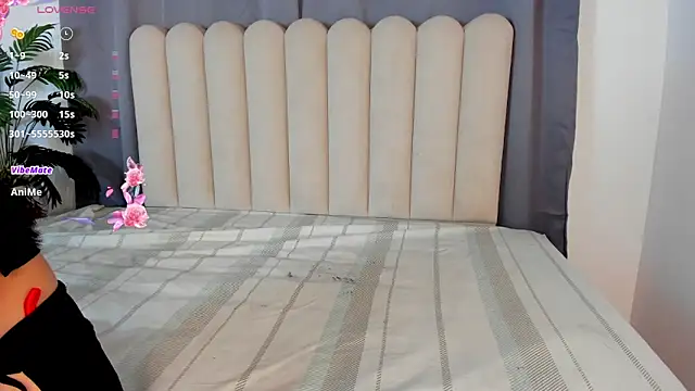 Snapshot of aisha_z chatting on January 15, 3:32 am aisha z online show from January 15, 3:32 am