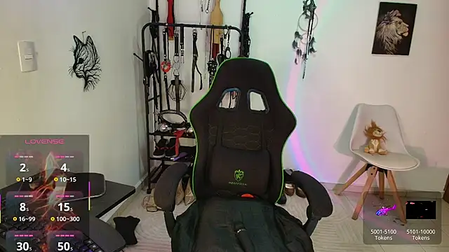 ariannaconnor  online show from March 16, 3:15 pm