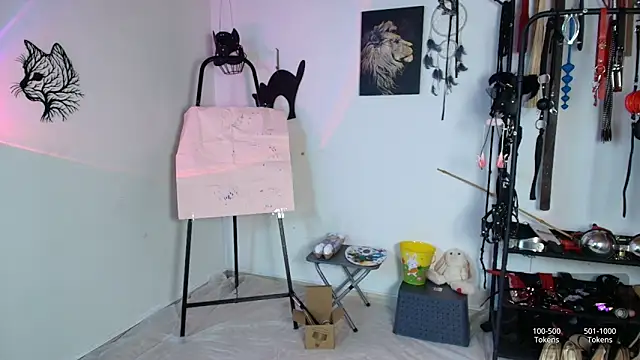 ariannaconnor  online show from March 31, 4:20 pm