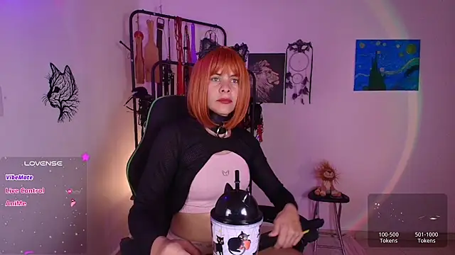 ariannaconnor  online show from April 21, 4:02 pm