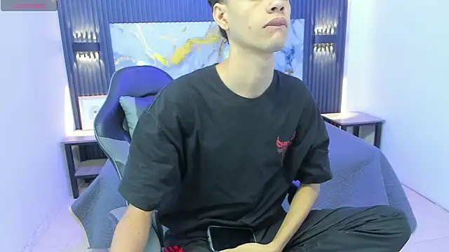 Snapshot of Dark_Desiree18 chatting on February 1, 12:03 pm Dark Desiree18 online show from February 1, 12:03 pm