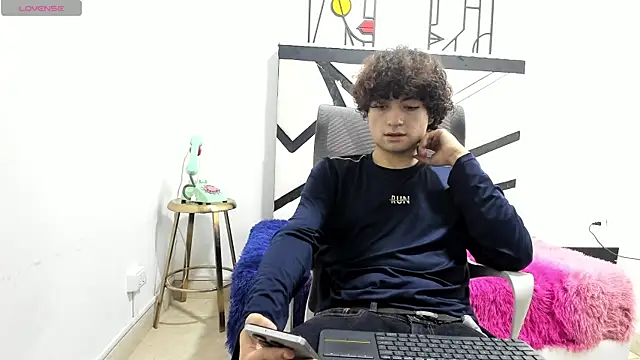 SHAW FROSTE online show from January 13, 10:13 pm