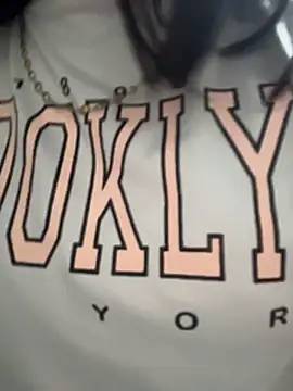 Snapshot of _Queen_love2 chatting on February 18, 10:28 pm Queen love2 online show from February 18, 10:28 pm