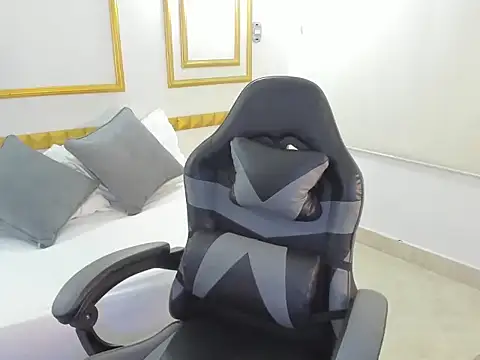 bella fernand online show from February 2, 7:02 pm