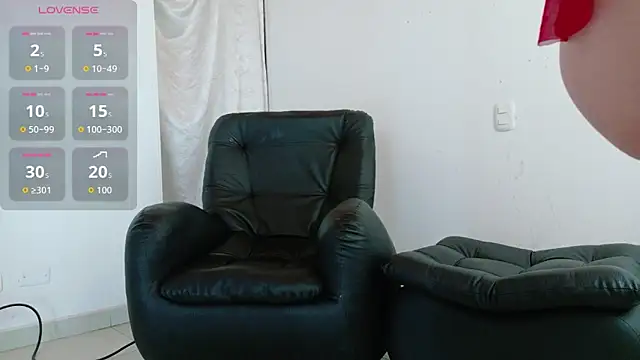 Snapshot of sarahe9769 chatting on February 13, 4:07 pm sarahe9769 online show from February 13, 4:07 pm