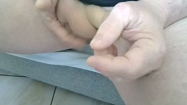 Snapshot of Fiermin19 chatting on March 3, 9:16 am Fiermin19 online show from March 3, 9:16 am