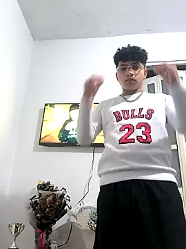 VersedChip online show from April 4, 7:37 am