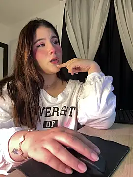 Snapshot of ivy_velvet chatting on June 14, 1:35 am ivy velvet online show from June 14, 1:35 am