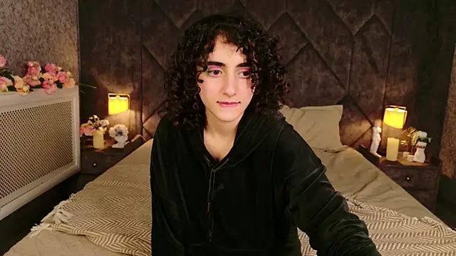 Susan Fors online show from April 3, 5:47 am