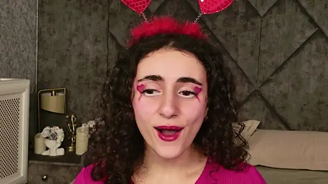 Susan Fors online show from February 14, 8:14 am