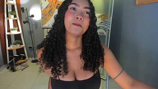 ailann  online show from January 15, 8:01 pm