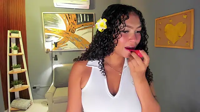 ailann  online show from April 7, 7:37 pm