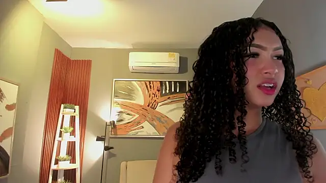 ailann  online show from March 25, 7:35 pm