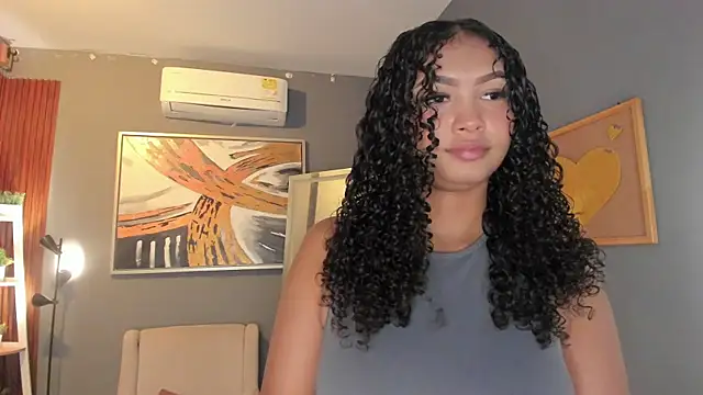 ailann  online show from April 15, 7:40 pm