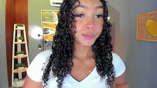 ailann  online show from April 8, 7:37 pm