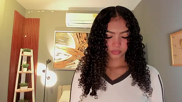 ailann  online show from March 26, 7:45 pm