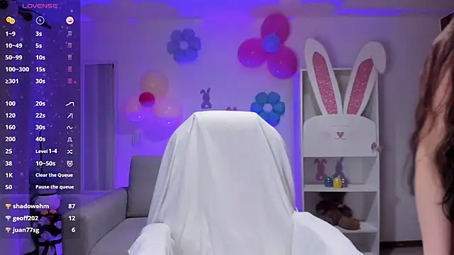  wtdreamgirl online show from April 11, 7:45 am