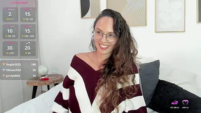 Julianneharris online show from April 18, 7:07 pm