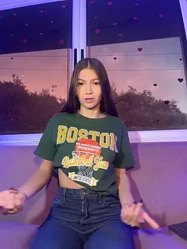 EmmaJhoons online show from February 21, 11:45 am